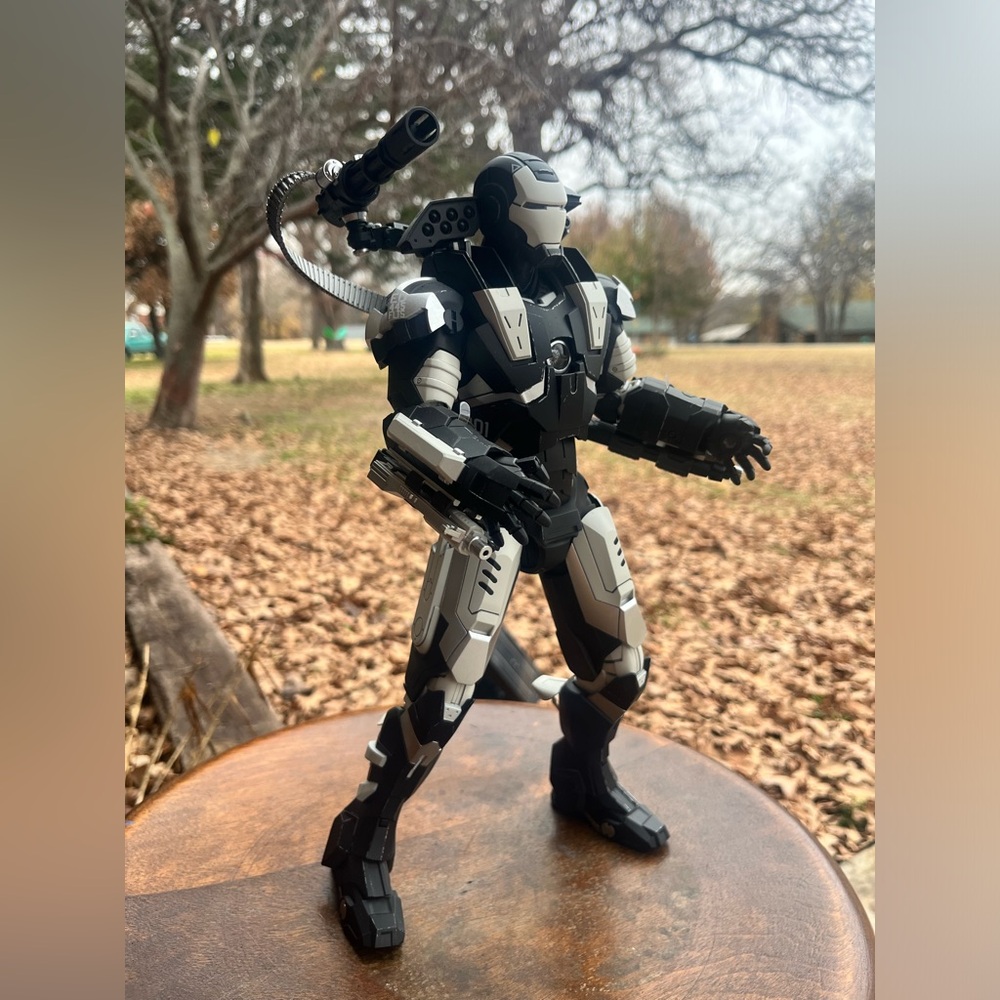 Hot Toys Iron Man 2 War Machine Special Edition
